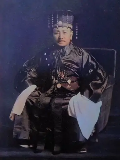 林出賢次郎初代統掌（勷承真君）の宗主正装と老祖筆「和安之使」について